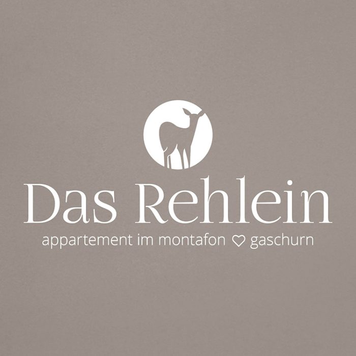 Referenzprojekt des Grafikatelier Montafon als Mockup Logo für Appartement das Rehlein